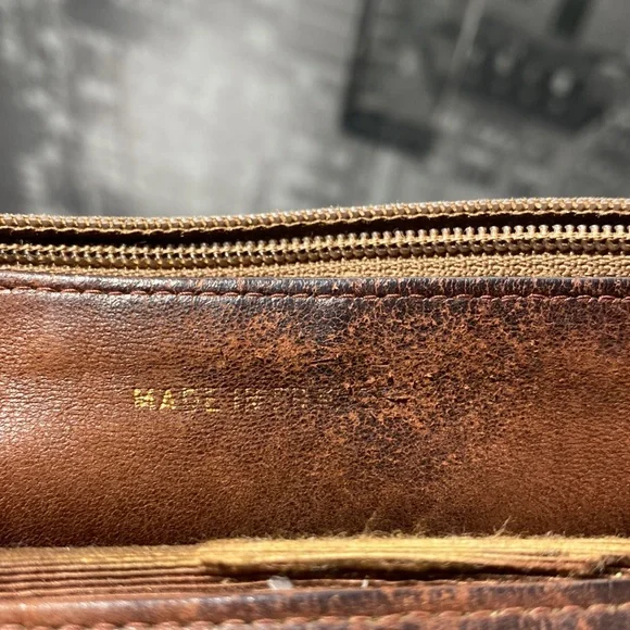 SOLDAuthentic CHANEL CC Logo Caviar Leather Purse Wallet - Picture 15 of 17